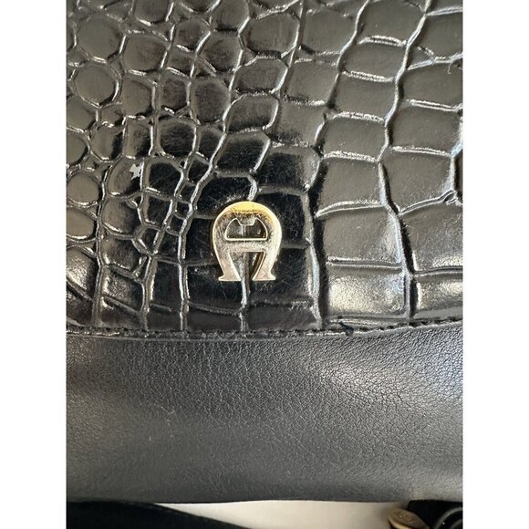 Vintage Etienne Aigner Flap Sling Bag Croc Embossed Black Leather 80s 90s Preppy - Picture 6 of 14
